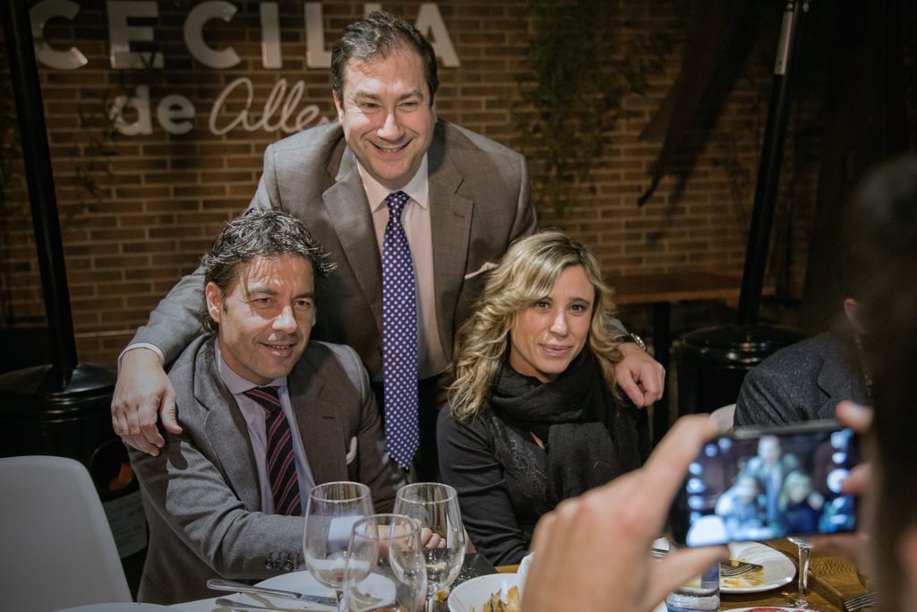 28.Reunion-SinAbrochar,LauraManuela copia